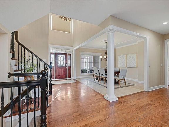 5th image of 4904 Lewis Dr