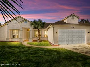 935 Holloway Trl, Malabar, FL 32950