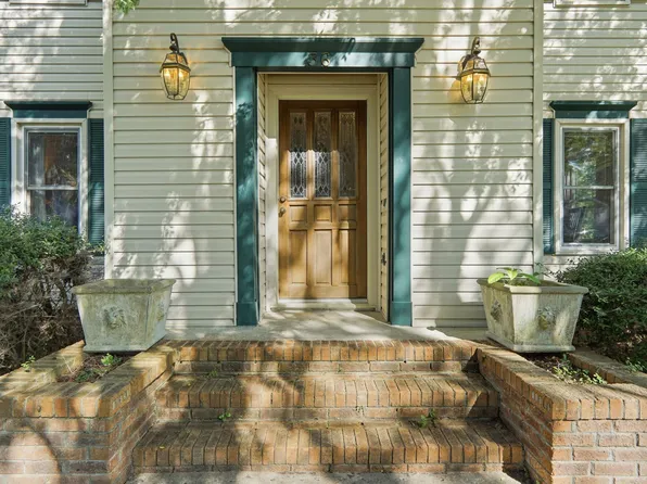 36 Manor Blvd, Hanahan, SC 29410