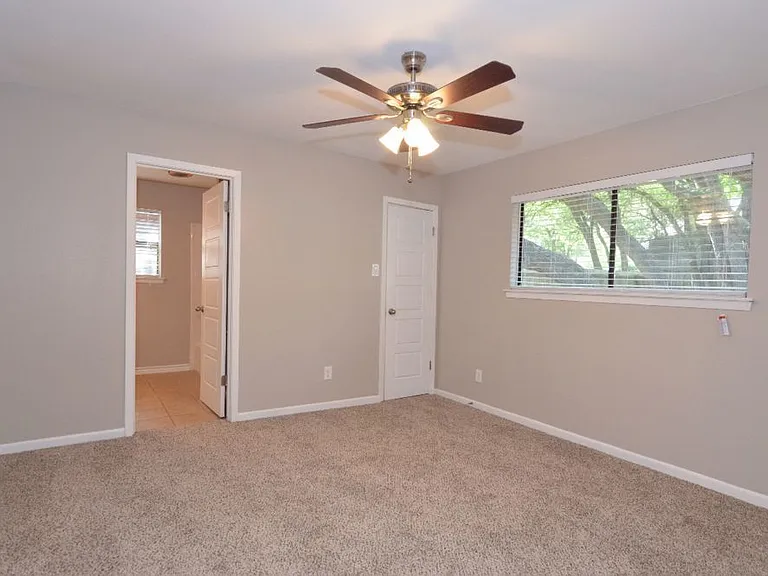 203 County Glen St — Photo 15