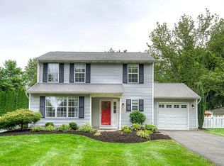 179 Burgundy Ln, Newtown, PA 18940
