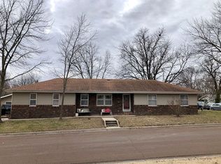 1023 N Buckeye St, Iola, KS 66749