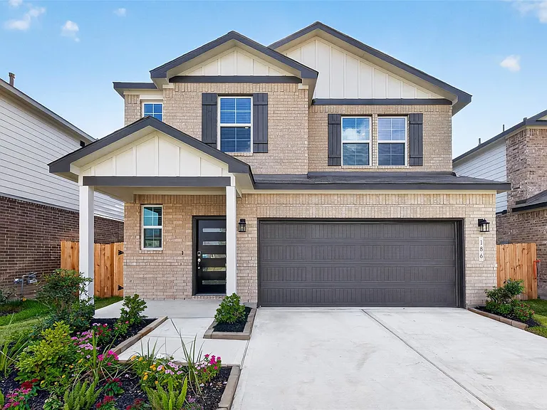 186 Valiant Ridge Trl — Photo 1