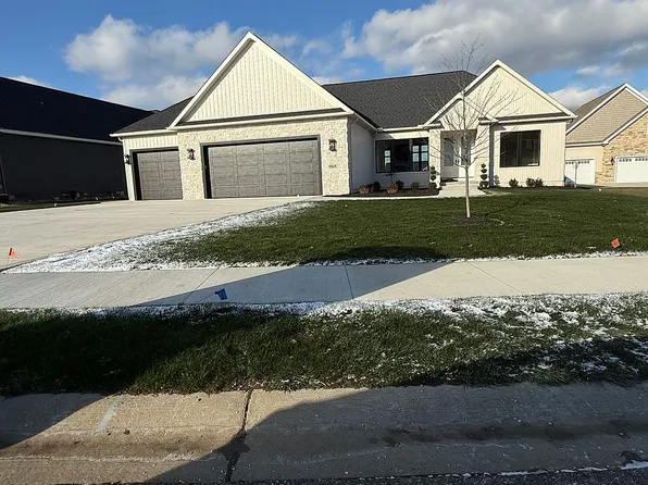 965 Honeysuckle Cir NE, North Canton, OH 44720