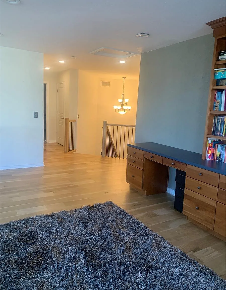 Studio, 4302 sqft, $4,000 — Photo 1