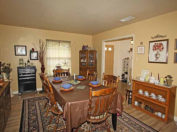 5th image of 2935 Fairfax Dr