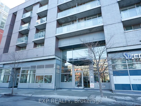 68 Abell St #938, Toronto, ON M6J 0B1