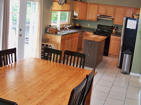Large connected dinning room