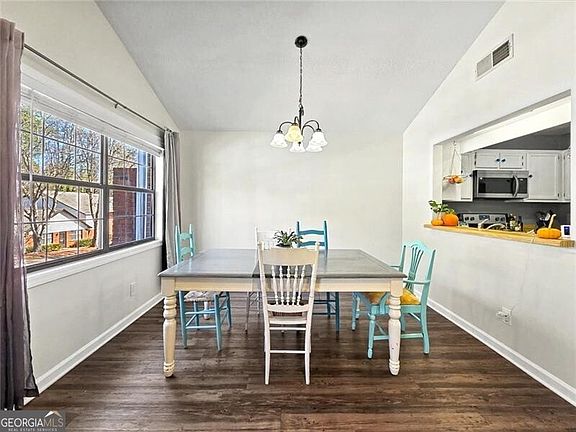 4th image of 5972 Wintergreen Rd