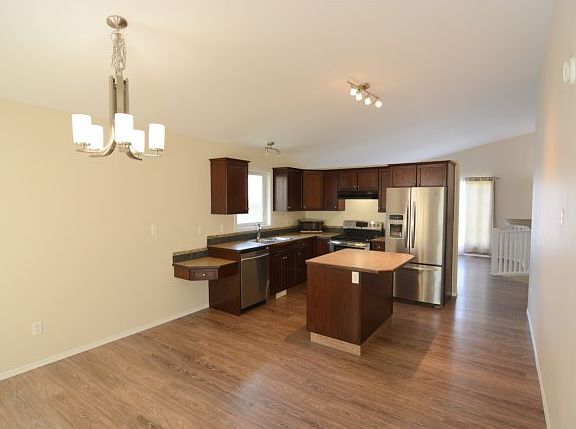 2nd image of 81 Wilkinson Cir #81