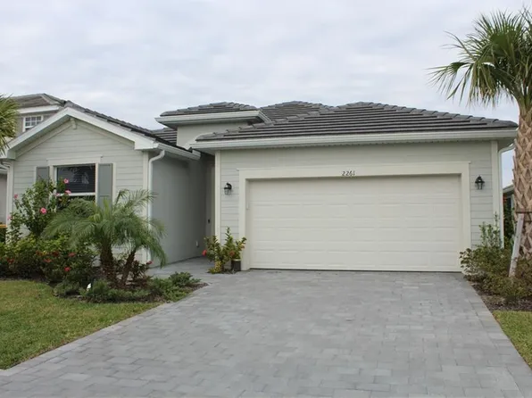 2261 Avocado LN, NAPLES, FL 34120