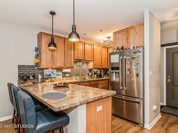 3rd image of 10 N Lake St APT 313