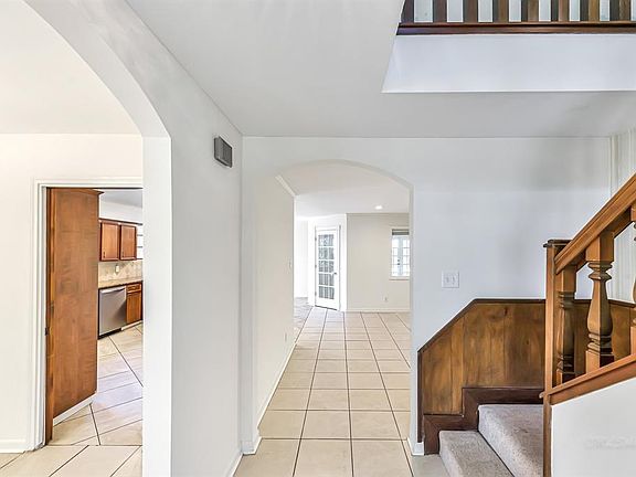 5th image of 10818 Elmdale Dr