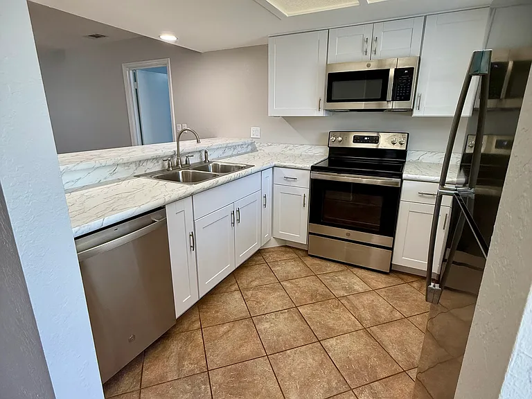 319 Columbus Ave #W — Photo 6