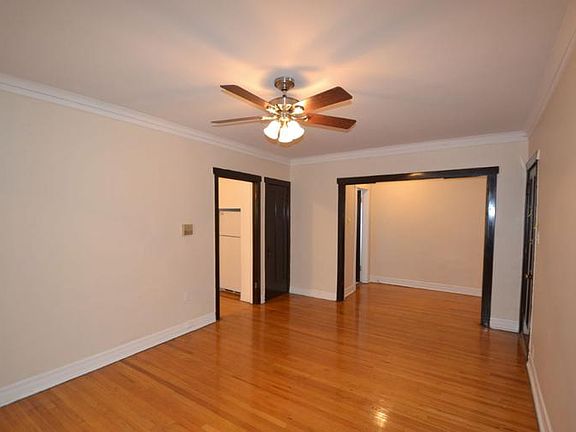 3rd image of 4400-14 N Rockwell St #44063