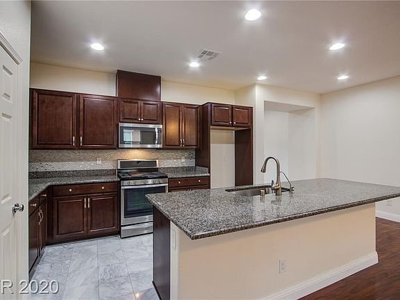 5th image of 9262 Martel Ave