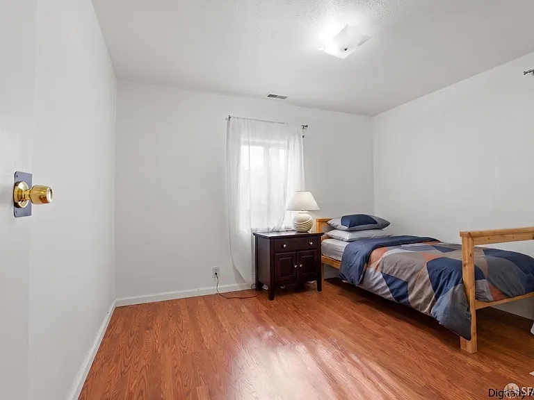 3421 Roosevelt Ave — Photo 11