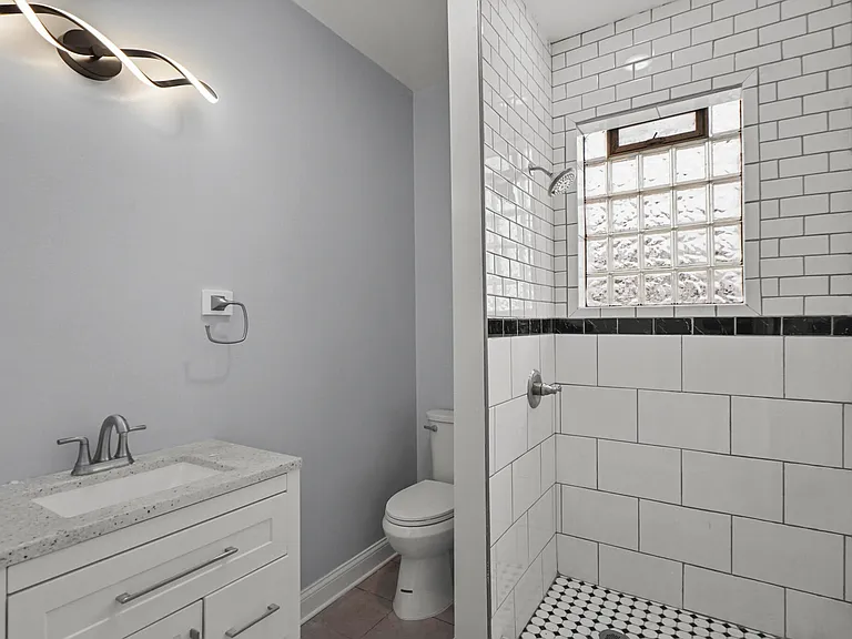 92 W Philadelphia St #LOWER — Photo 6
