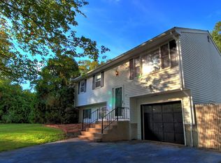 67 Massachusetts Rd, Oakdale, CT 06370