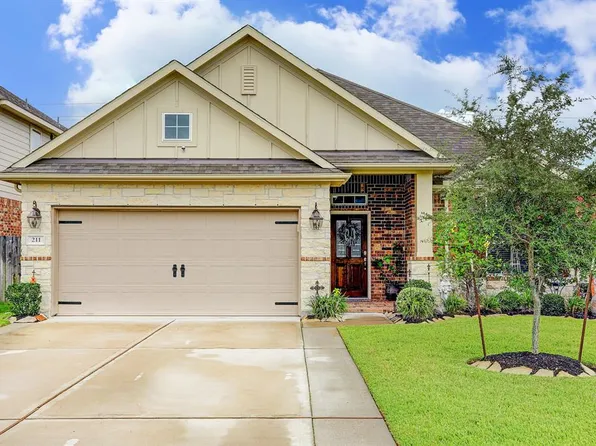 211 Brookwood Park Ln, Dickinson, TX 77539