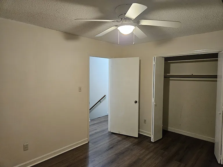 102 Cedar Ct #B — Photo 14