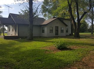 879 32 Hwy, Bolivar, MO 65613