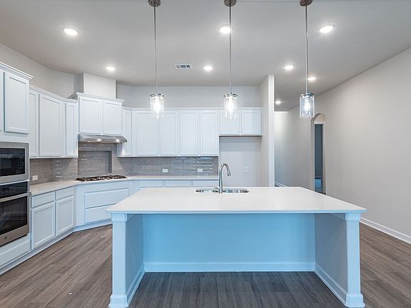 5th image of 1823 Verona Ln