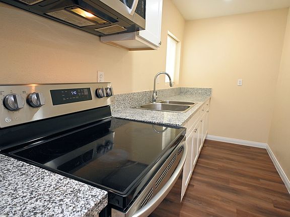5th image of 2830 Cedar St #3