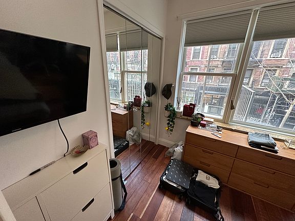 3rd image of 146 Orchard St APT 2C