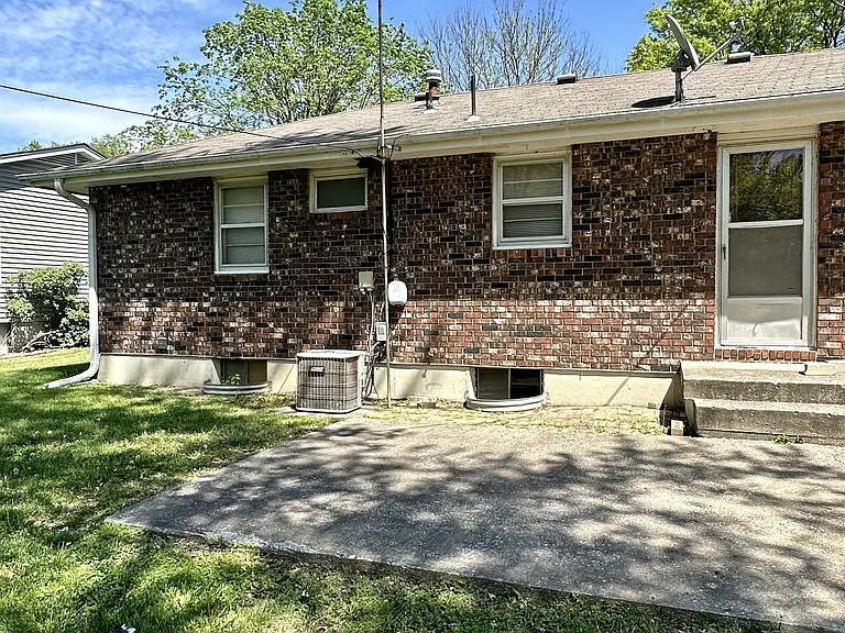 1700 S Main St #A — Photo 10