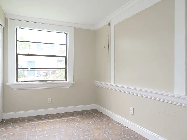 807 4th Ave SW — Photo 18