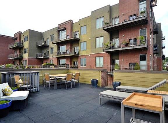 4th image of 4450 J C Nichols Pkwy #201