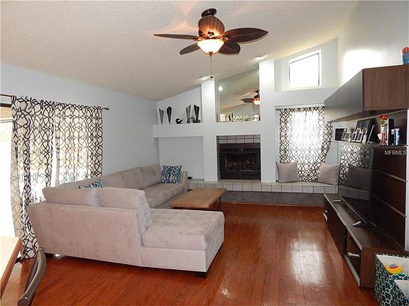 4th image of 4029 Staffordshire Dr