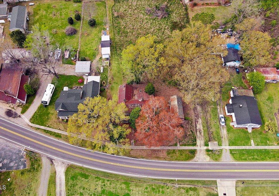 1st image of 106 E Main Street