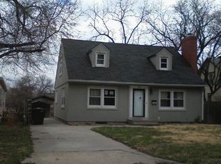 928 SW Cambridge Ave, Topeka, KS 66606