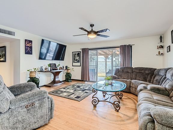4th image of 333 Revere Dr
