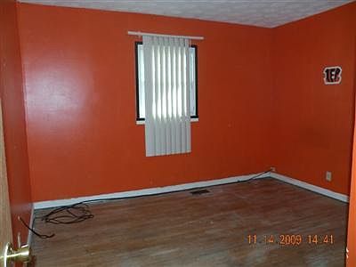 5th image of 161 Robert St