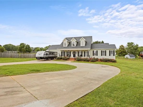 26 Glen Martin Ln, Piedmont, SC 29673