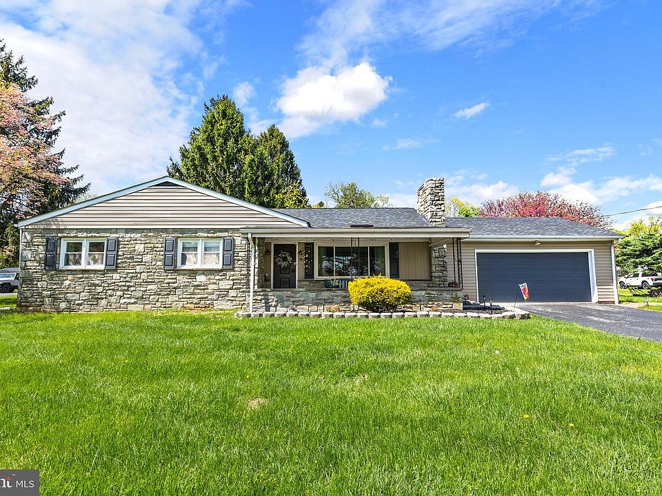 1st image of 4 Pleasant Dr