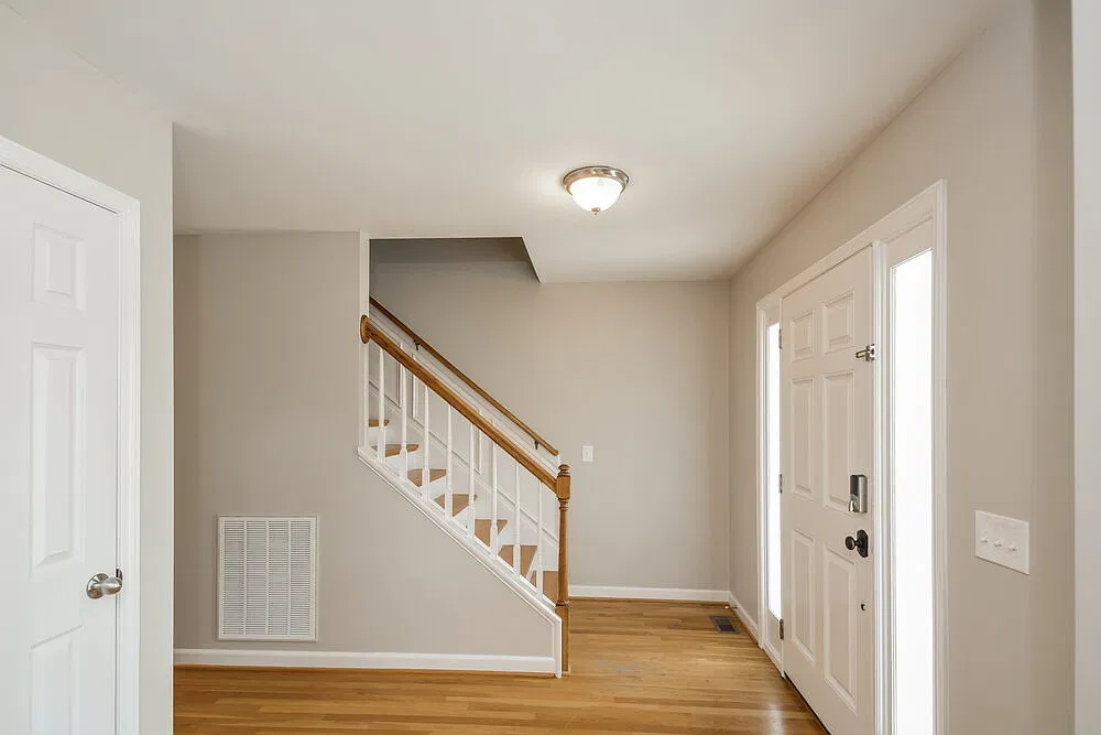 3 bed, 2.5 bath, 2054 sqft, $2,060 — Photo 4
