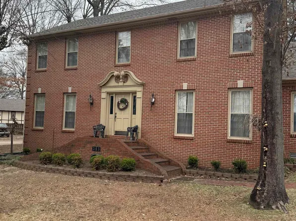 303 Woodford Pl, Paragould, AR 72450