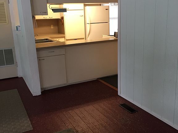 5th image of 25225 Lakeview Dr