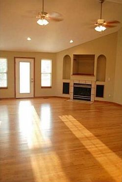 3rd image of 1244 N Manchester Dr