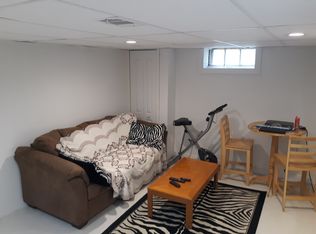 7864 Hipp St, Taylor, MI 48180