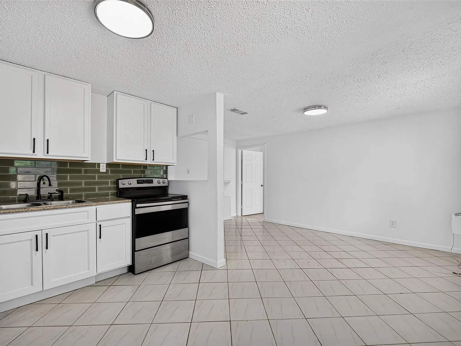 1 bed, 1.0 bath, 640 sqft, $1,199 — Photo 4