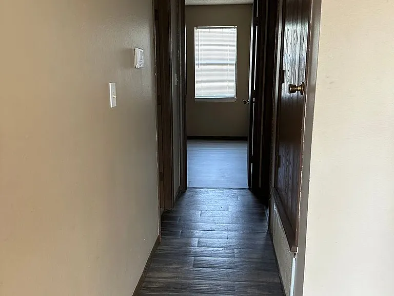 1001 S Saint Louis Ave — Photo 5