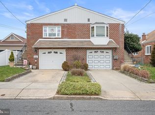 9318 Ditman St, Philadelphia, PA 19114