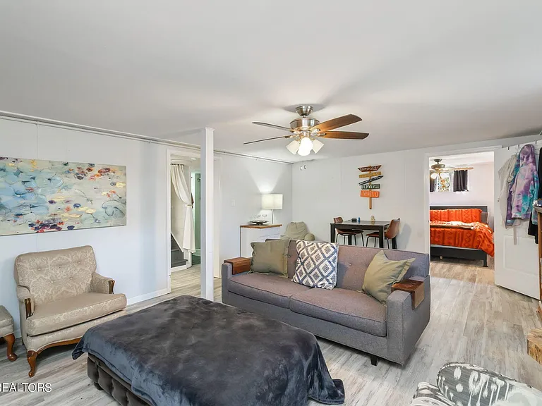 217 Buckingham Dr — Photo 32