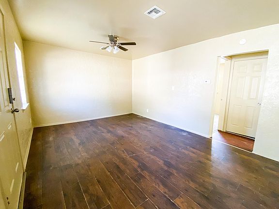 2nd image of 1910 NW Hoover Ave #4-5