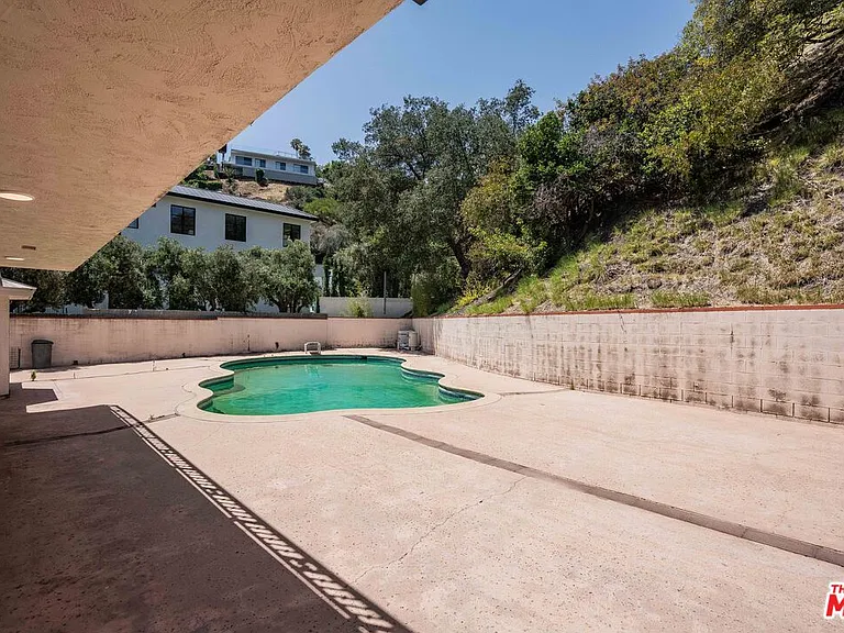 1181 Somera Rd — Photo 34